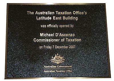 plaque1.jpg